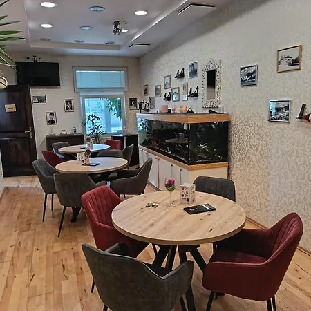 Boutique Empress فندق Rožňava