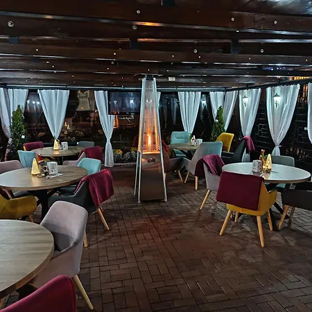 Boutique Empress فندق Rožňava