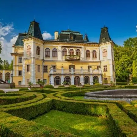 فندق Boutique Empress Rožňava